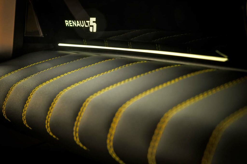 Renault 5 E-Tech model 2025 AutoExpert.ro
