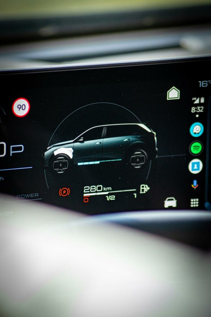 Peugeot 5008 model 2025 AutoExpert