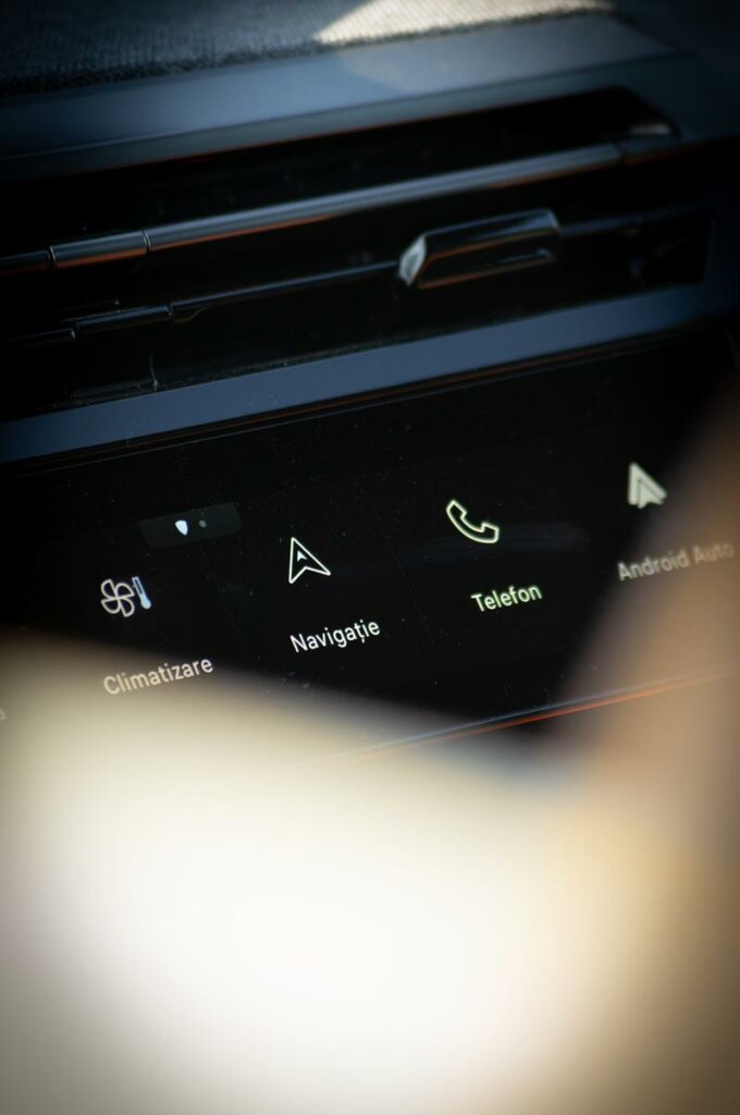 Peugeot 5008 model 2025 AutoExpert