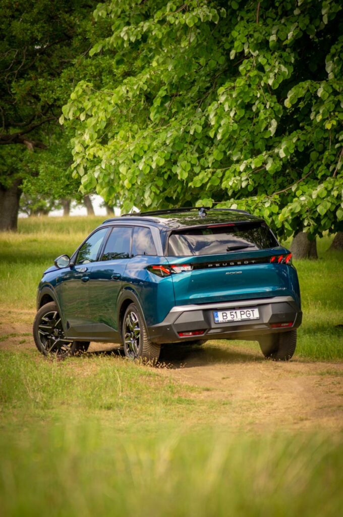 Peugeot 5008 model 2025 AutoExpert