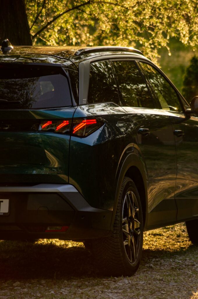 Peugeot 5008 model 2025 AutoExpert