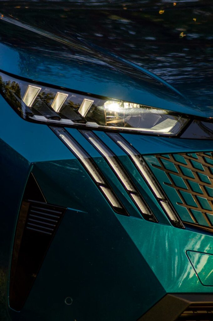 Peugeot 5008 model 2025 AutoExpert