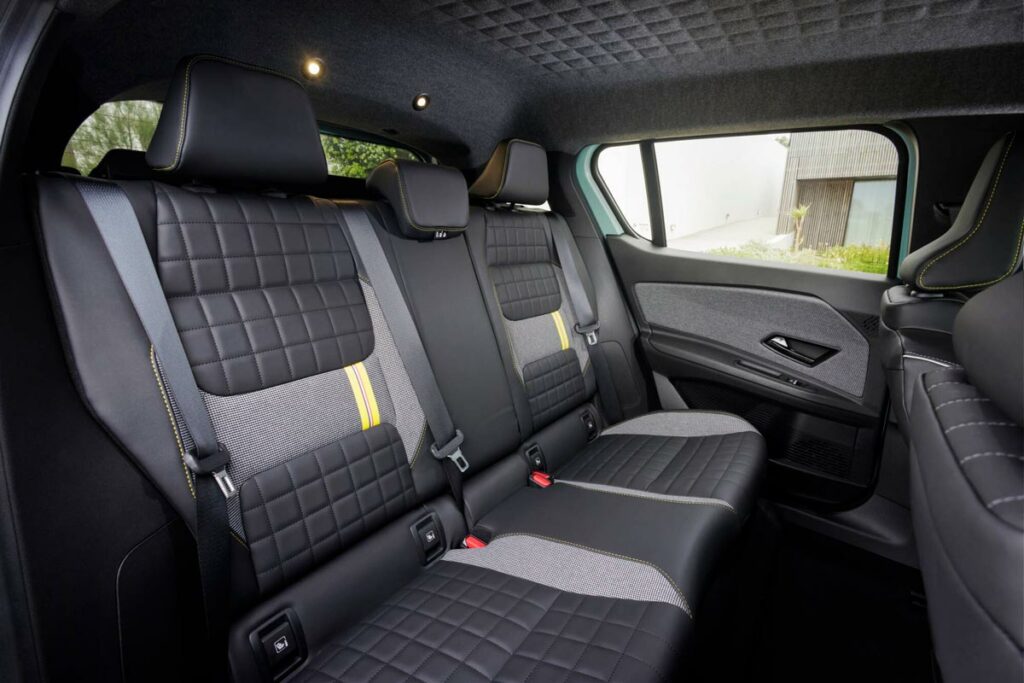 Test drive R4 E-Tech Electric AutoExpert.ro