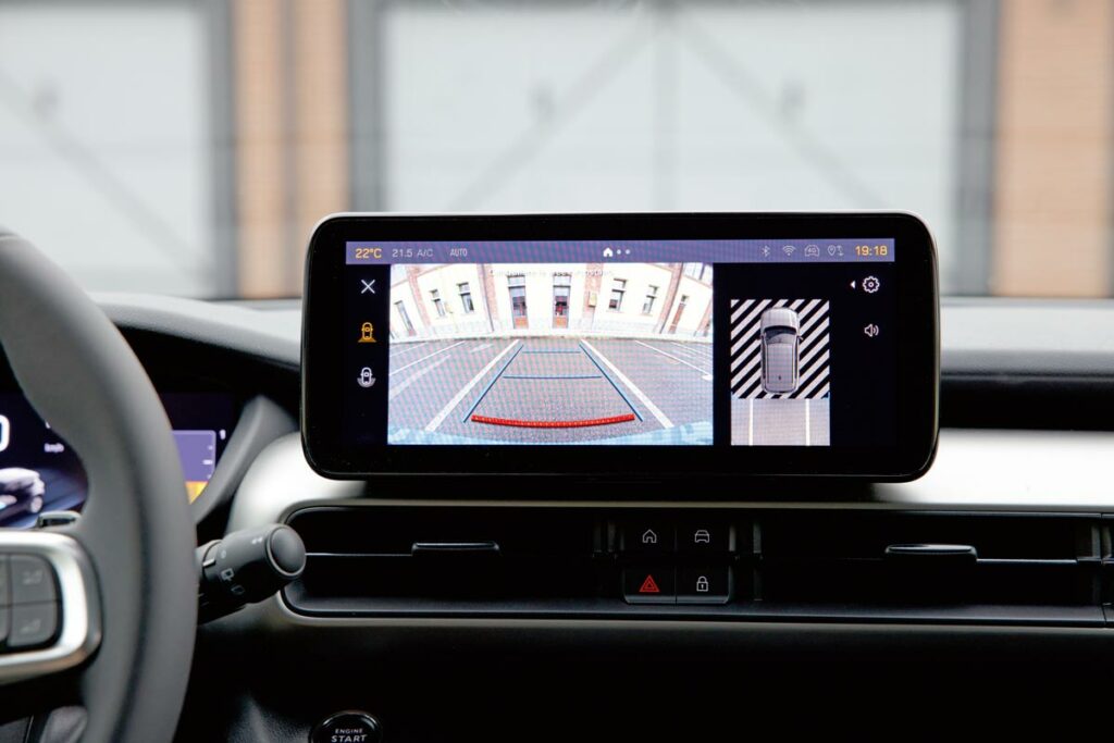 Test comparativ Jeep Avenger vs Volkswagen T-Cross AutoExpert.ro