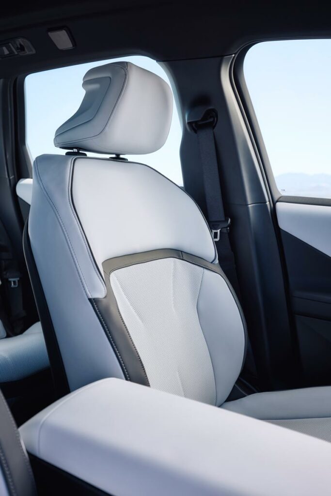 BMW iX3 model 2026 AutoExpert.ro