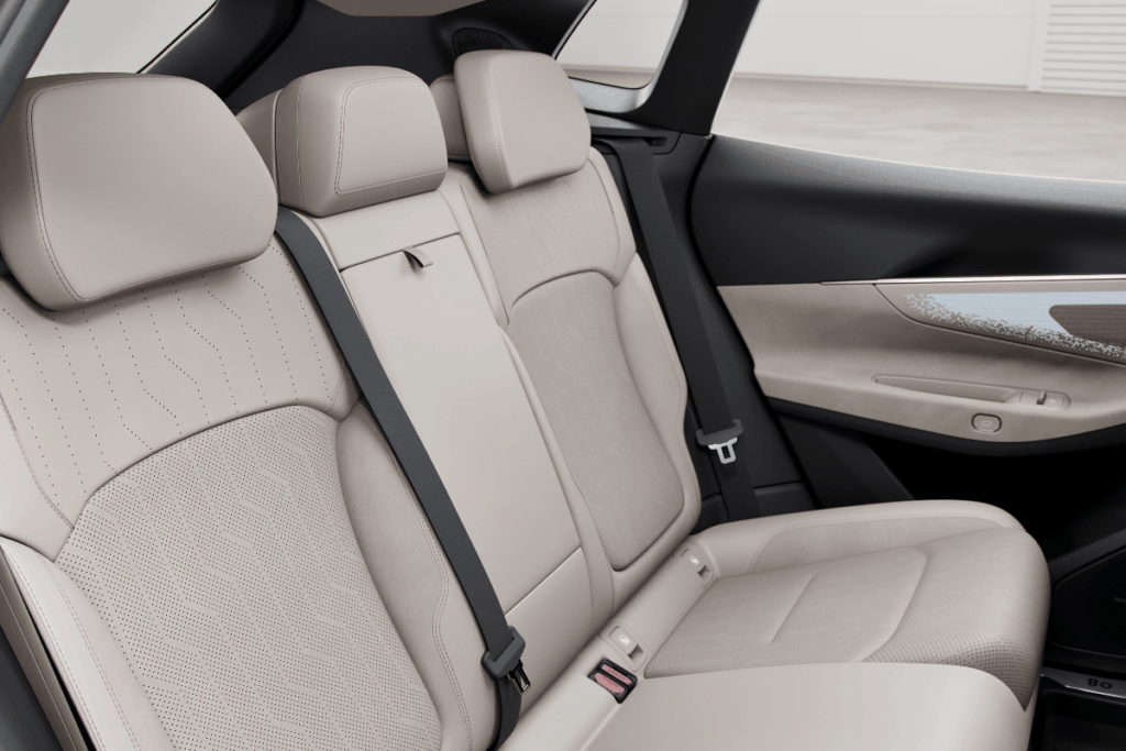 Lynk & Co 08 AutoExpert