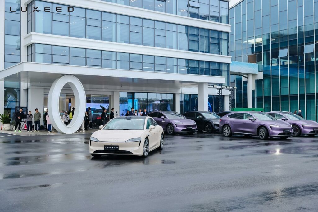 Conducerea autonoma Luxeed China Chery AutoExpert