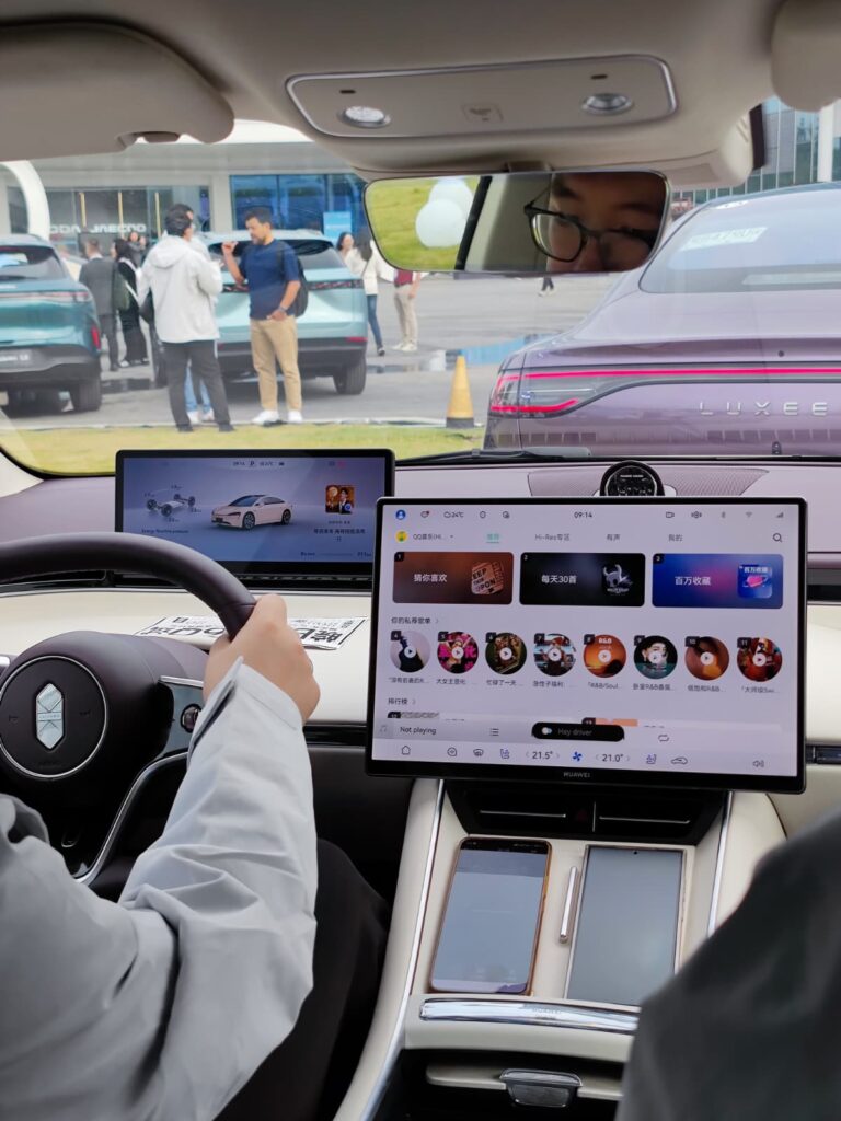 Conducerea autonoma Luxeed China Chery AutoExpert