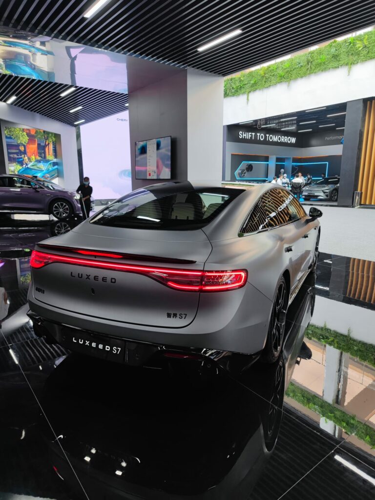 Conducerea autonoma Luxeed China Chery AutoExpert