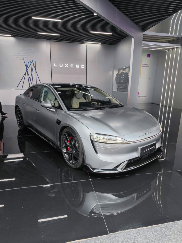 Conducerea autonoma Luxeed China Chery AutoExpert