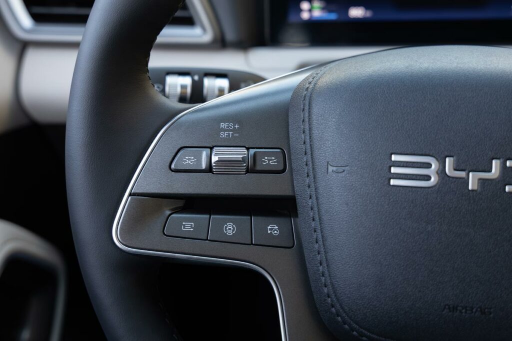 BYD ATTO 2 DM-i AutoExpert