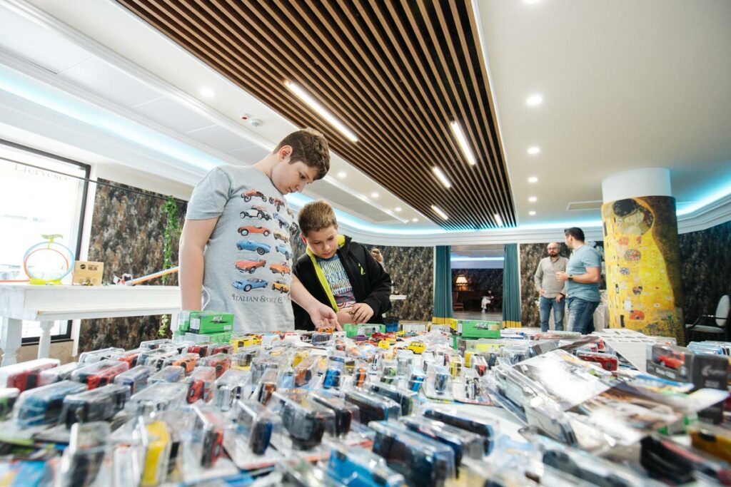 Collectify AutoExpert eveniment machete auto