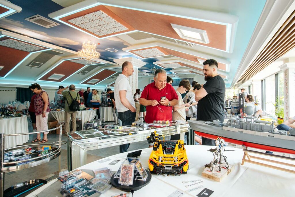 Collectify AutoExpert eveniment machete auto