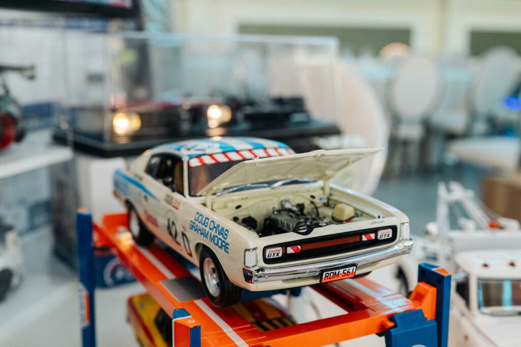 Collectify AutoExpert eveniment machete auto