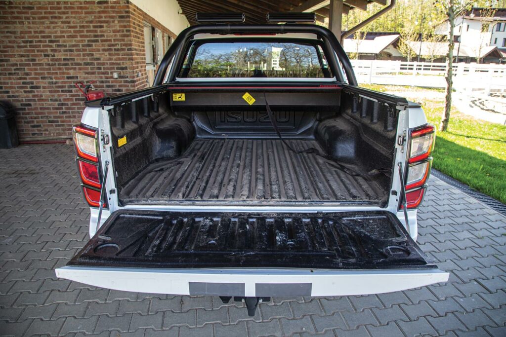 Comparativ Pick-up Isuzu D-Max AutoExpert