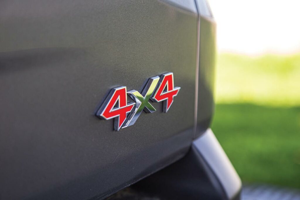 Comparativ Pick-upuri KGM Musso Grand AutoExpert