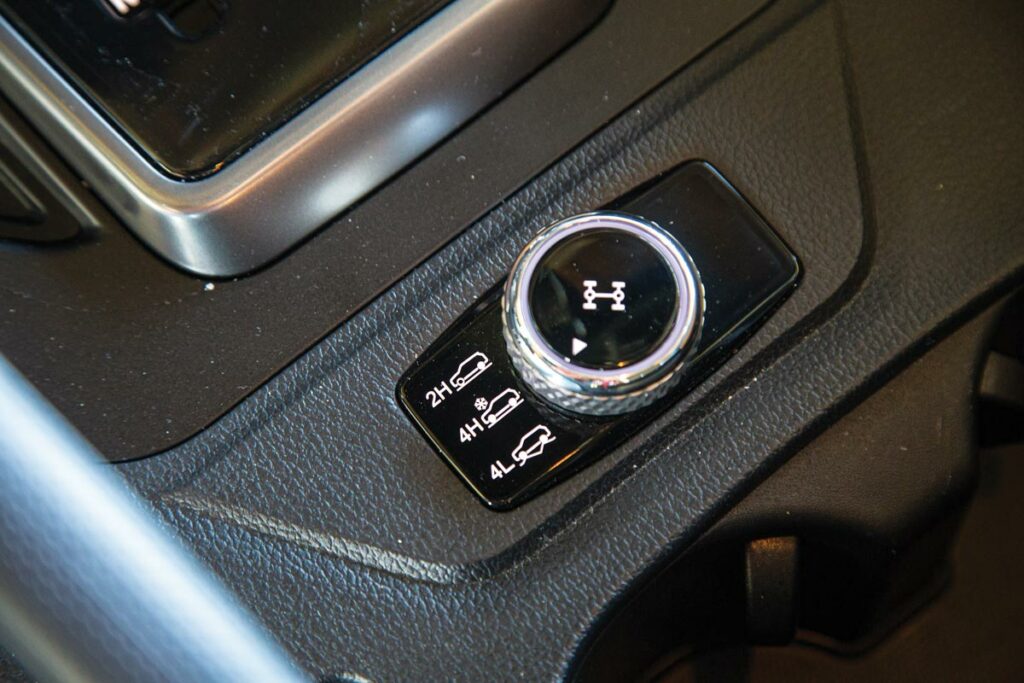 Comparativ Pick-upuri KGM Musso Grand AutoExpert