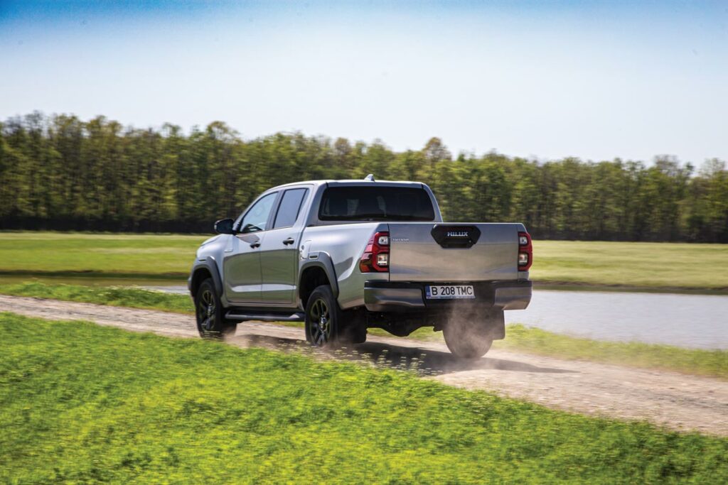 Comparativ Pick-upuri Toyota Hilux AutoExpert