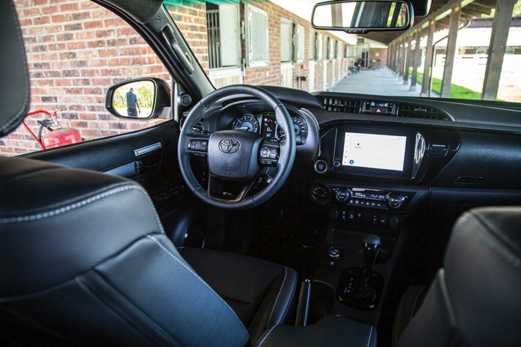 Comparativ Pick-upuri Toyota Hilux AutoExpert