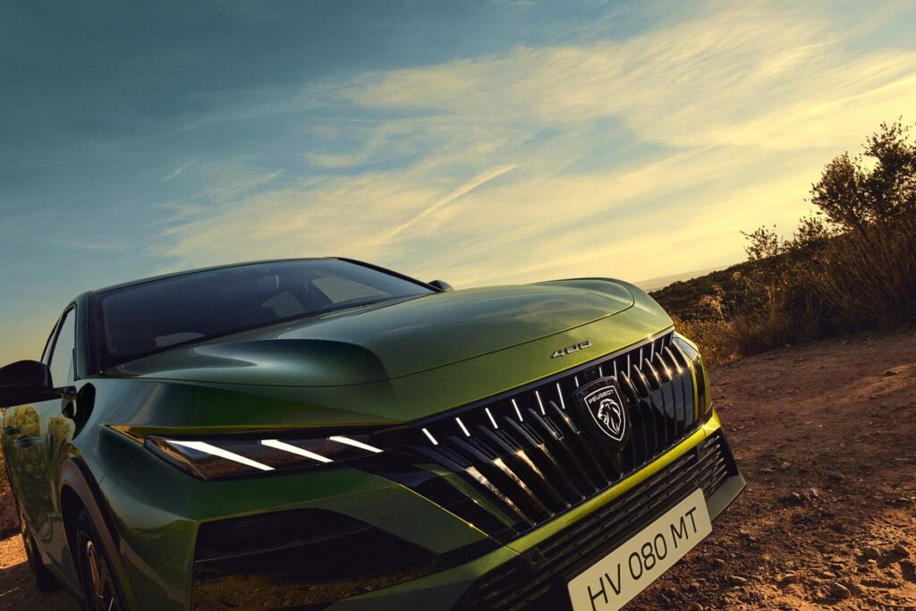 Peugeot 408 facelift AutoExpert