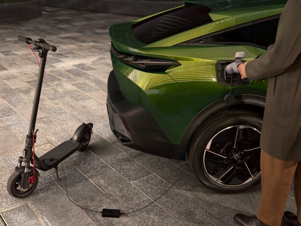 Peugeot 408 facelift AutoExpert