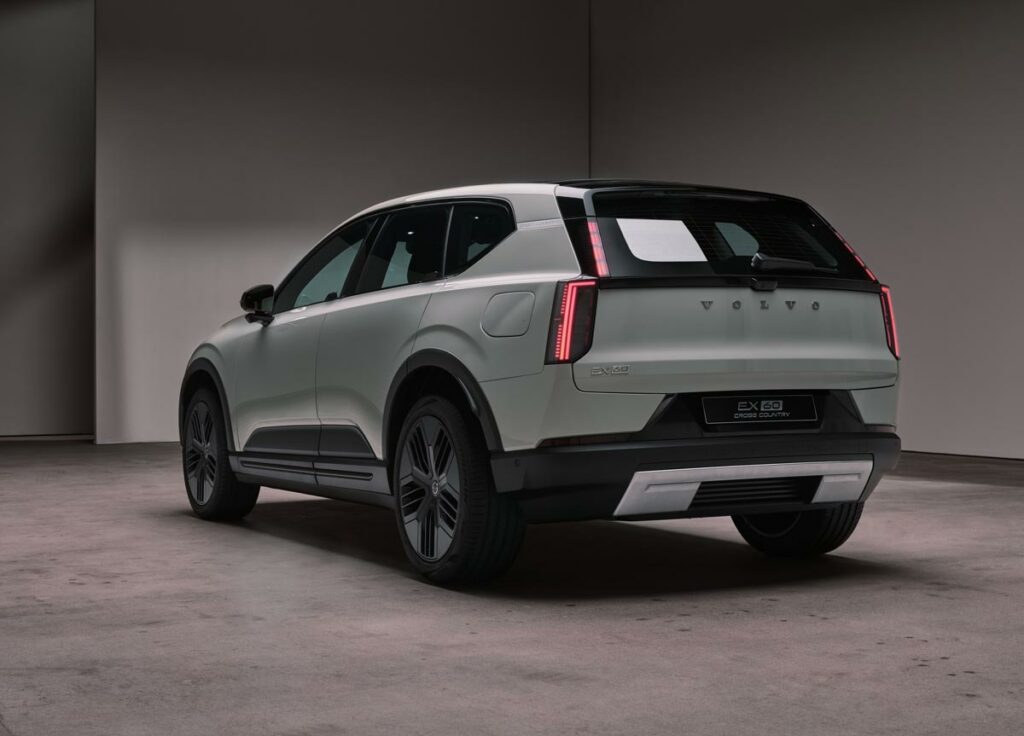 Volvo EX60 AutoExpert