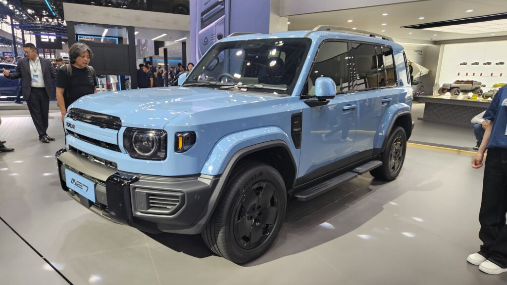 iCAUR a prezentat la Beijing conceptul ROBOX și SUV-ul V27