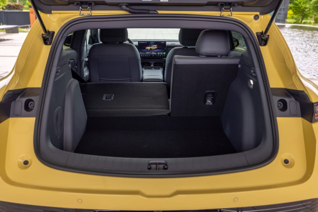Leapmotor B05 interior AutoExpert