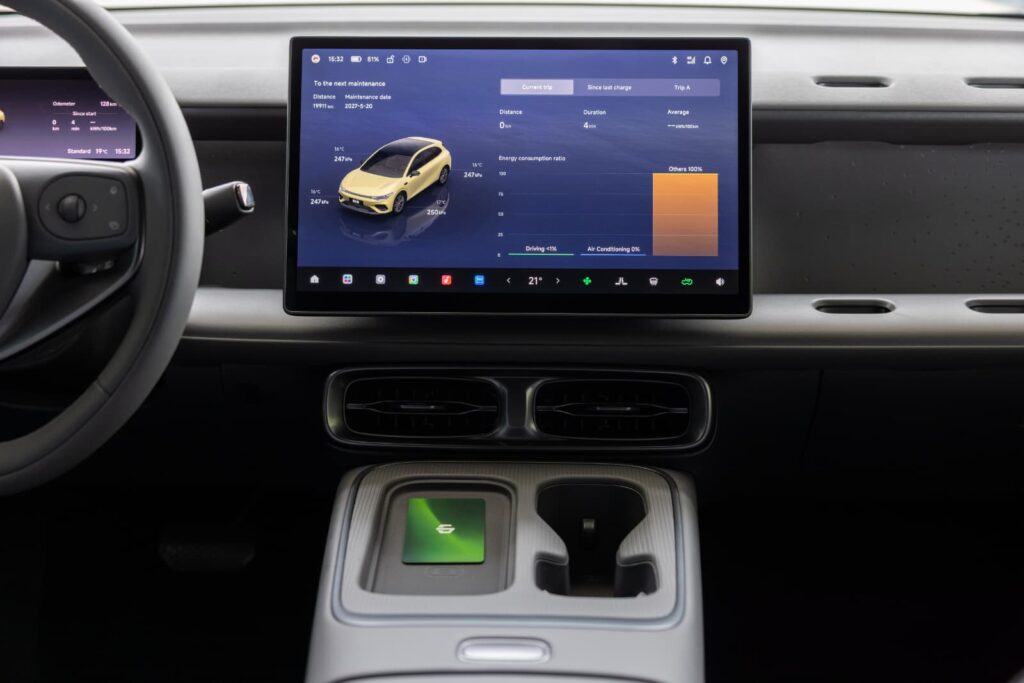 Leapmotor B05 interior AutoExpert