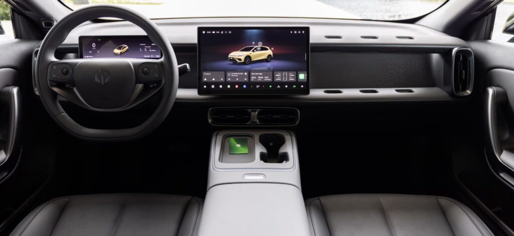 Leapmotor B05 interior AutoExpert