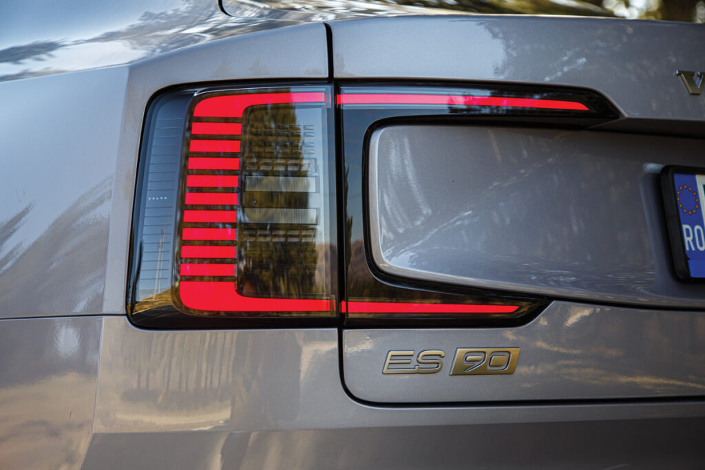 Volvo ES90 la Palatul Suter AutoExpert