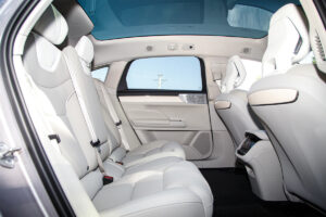 Volvo ES90 la Palatul Suter AutoExpert