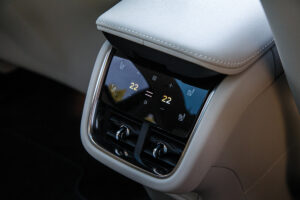 Volvo ES90 la Palatul Suter AutoExpert