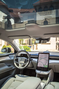 Volvo ES90 la Palatul Suter AutoExpert