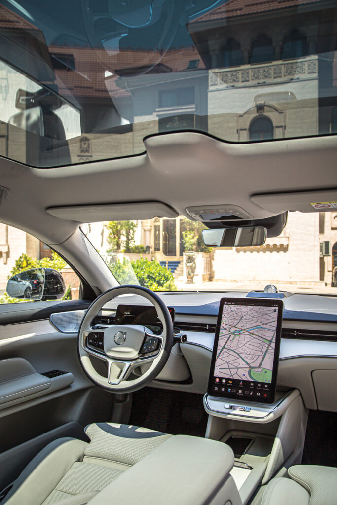 Volvo ES90 la Palatul Suter AutoExpert