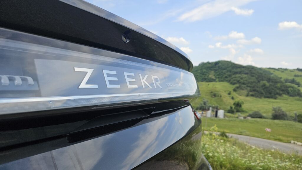Zeekr 001 AutoExpert