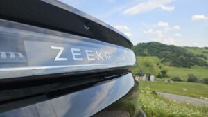 Zeekr 001 AutoExpert