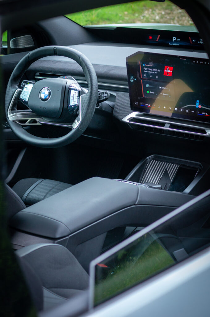 BMW iX3 50 xDrive AutoExpert.ro
