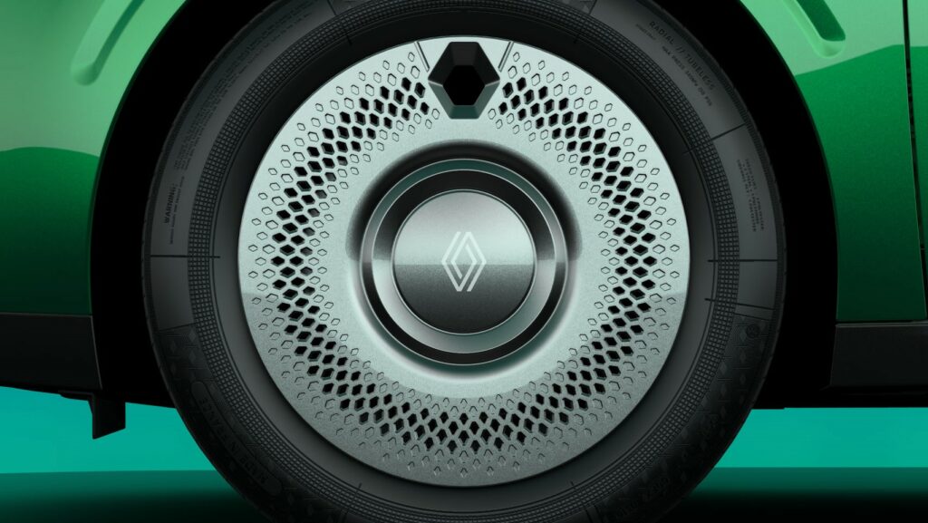 Renault Twingo E-Tech electric AutoExpert